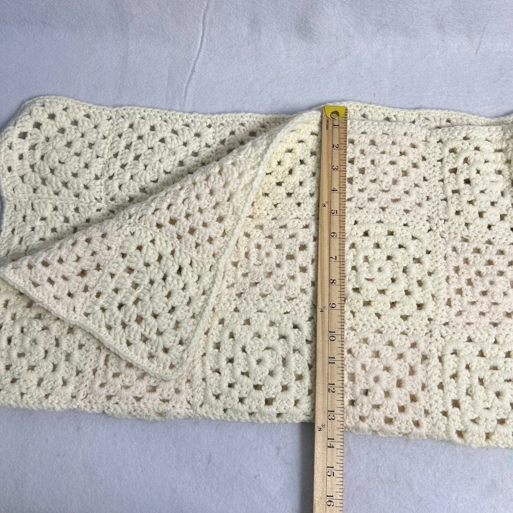 Vintage Cottagecore Handmade Crochet Granny Square Table Topper 27x27‎ Cream